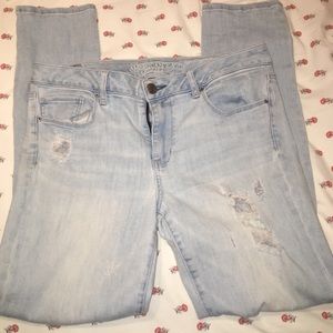 American Eagle Light wash distressed jeans